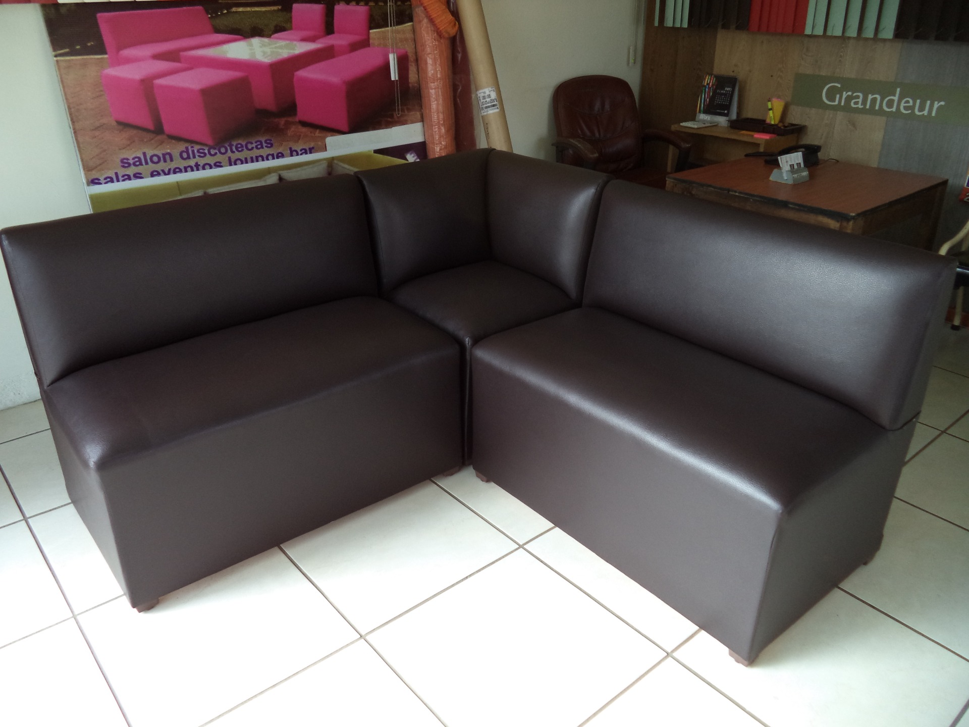 MUEBLE LOUNGE ESQUINERO  PARA TAPIZAR EN VINIPIEL O TELA